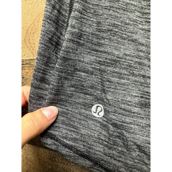 Lululemon Women's Racerback Tank Top with Built in Bra Size 4 - Picture 4 of 4